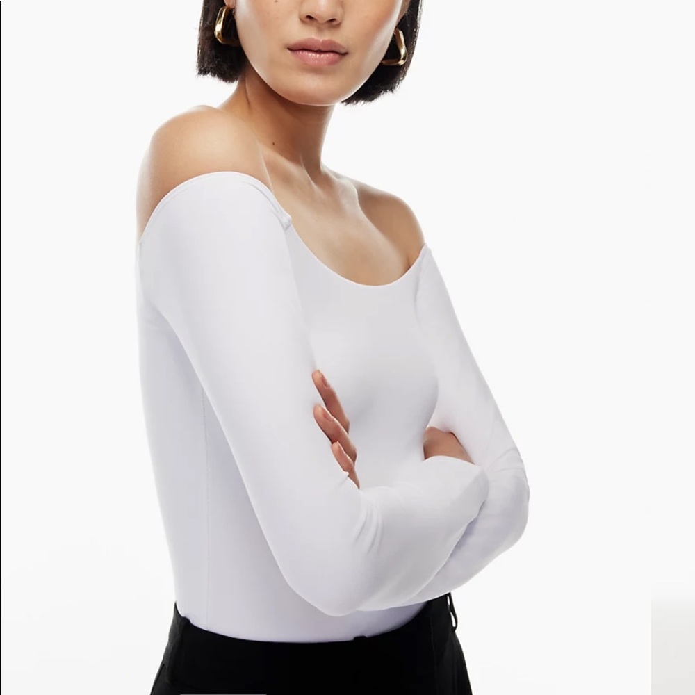 Size L | NWT Aritzia Babaton Contour Off-Shoulder Longsleeve Bodysuit
